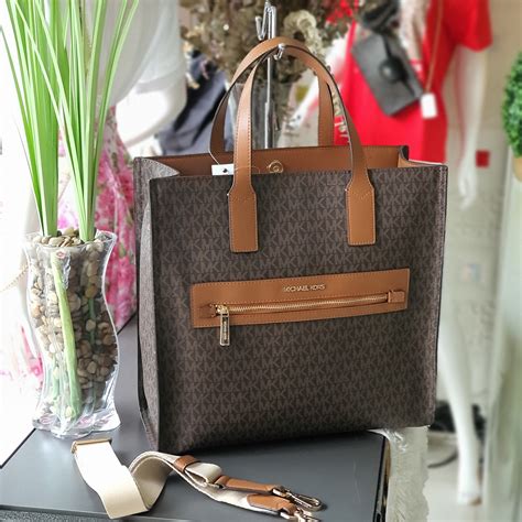 michael kors tote bag kenly|kenly Michael Kors bag.